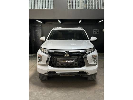 MITSUBISHI PAJERO SPORT 2.4 16V MIVEC TURBO DIESEL LEGEND BLACK AWD AUTOMÁTICO